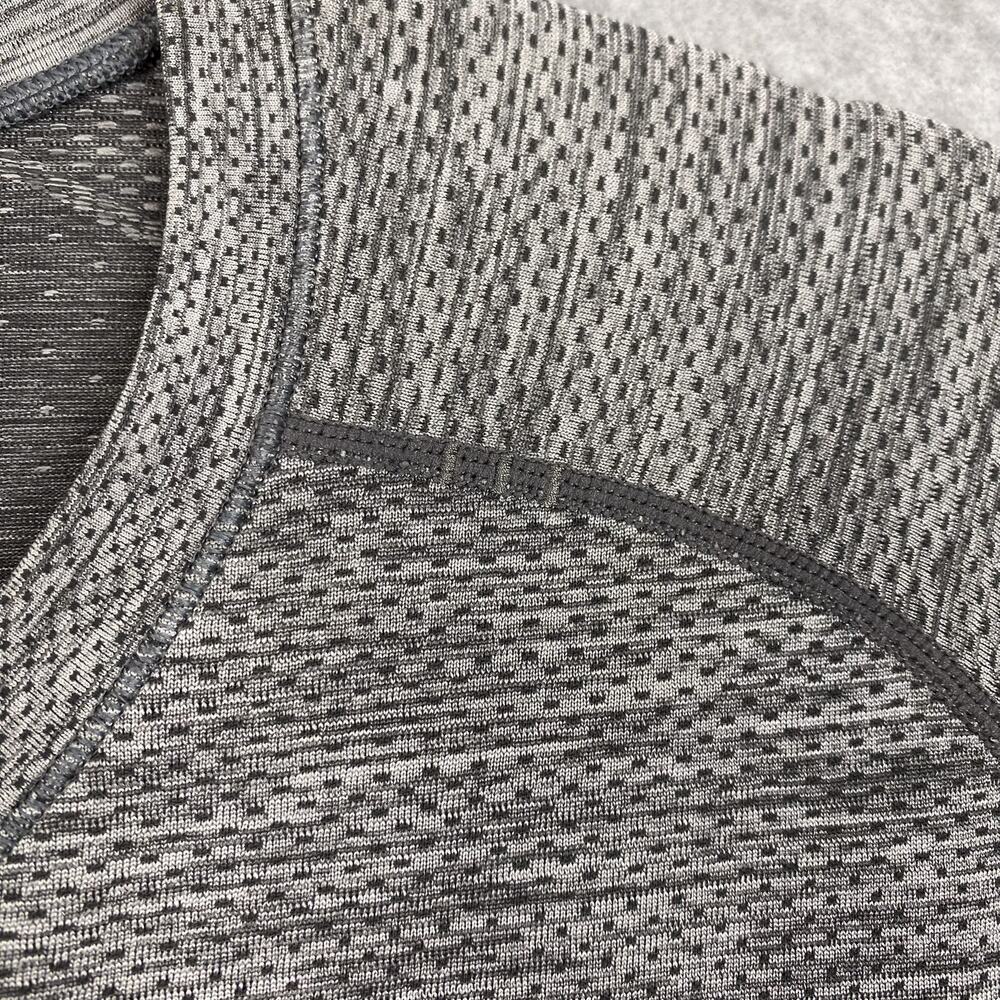 Lululemon Shirt Mens Size L Metal Vent Tech Short Sleeve V Neck in Slate White - Picture 3 of 8